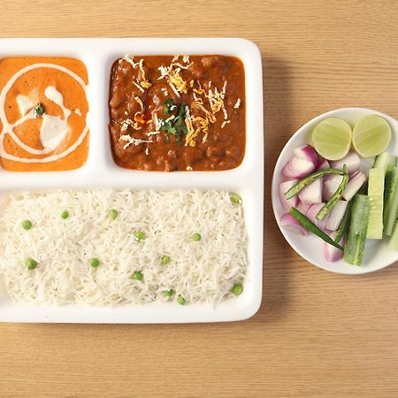 Aamantran Residency Hotel, Sohna Road, Sector 49, Gurugram غورغاون المظهر الخارجي الصورة