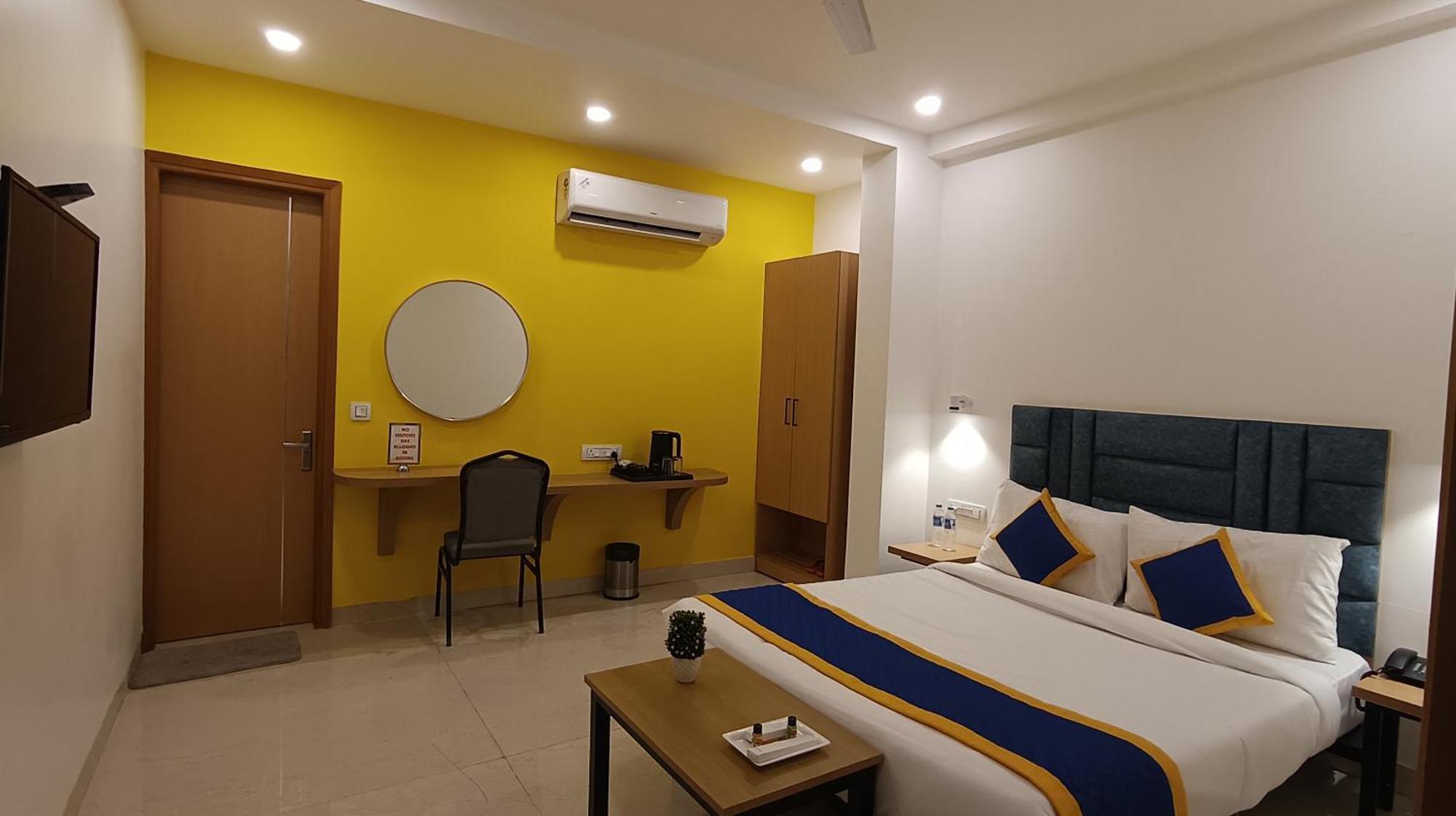 Aamantran Residency Hotel, Sohna Road, Sector 49, Gurugram غورغاون المظهر الخارجي الصورة