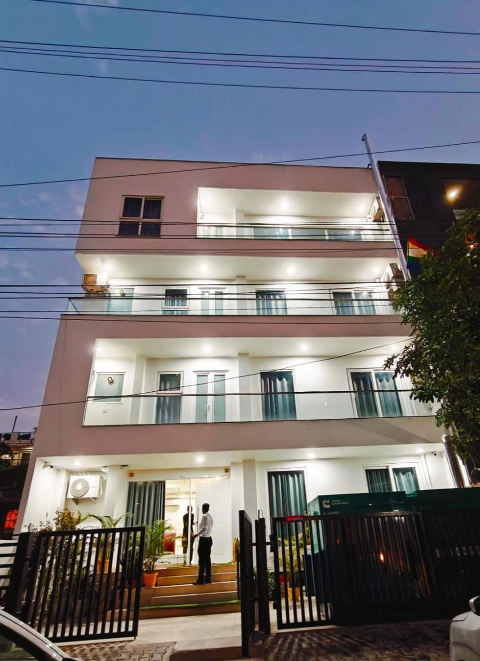 Aamantran Residency Hotel, Sohna Road, Sector 49, Gurugram غورغاون المظهر الخارجي الصورة