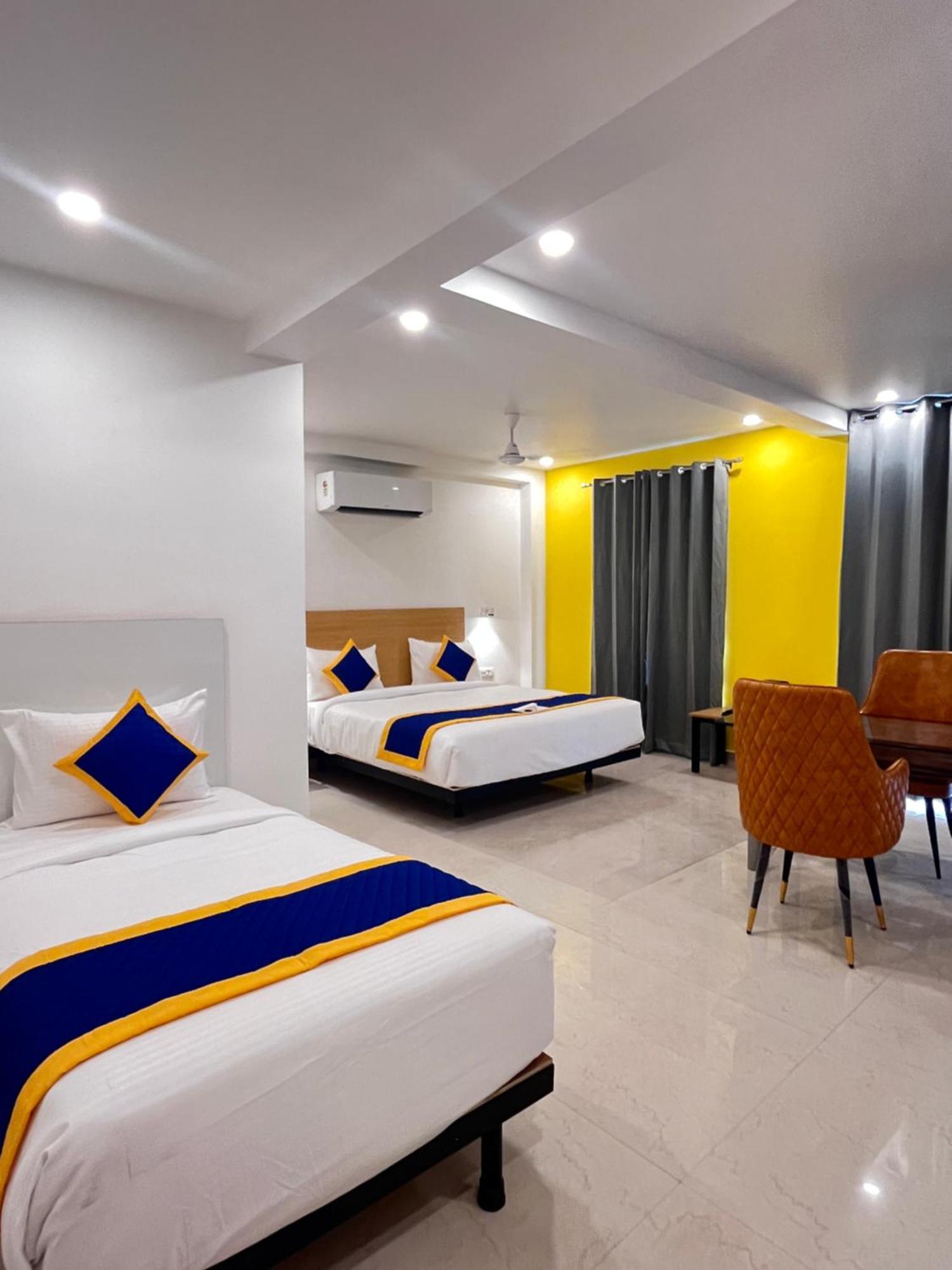 Aamantran Residency Hotel, Sohna Road, Sector 49, Gurugram غورغاون المظهر الخارجي الصورة