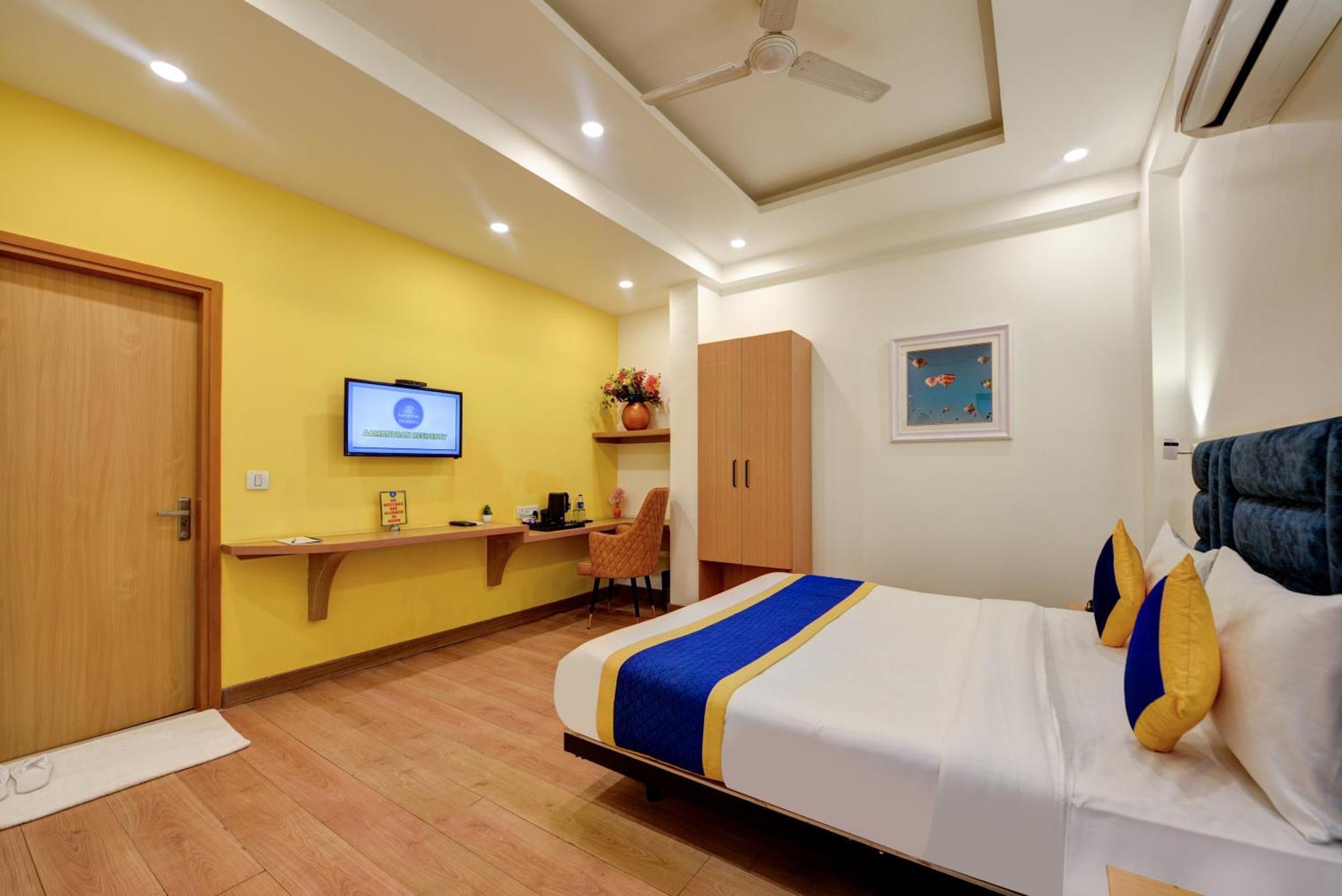 Aamantran Residency Hotel, Sohna Road, Sector 49, Gurugram غورغاون المظهر الخارجي الصورة