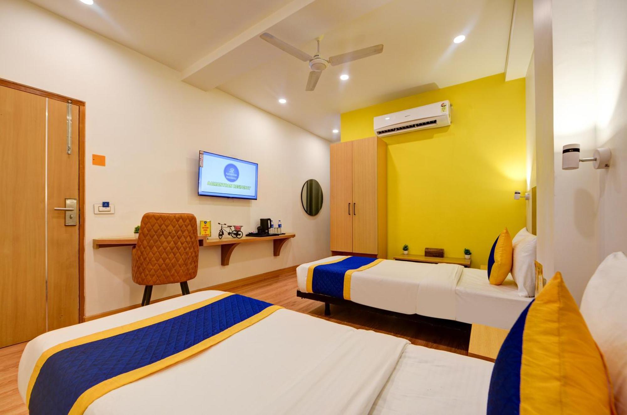 Aamantran Residency Hotel, Sohna Road, Sector 49, Gurugram غورغاون المظهر الخارجي الصورة