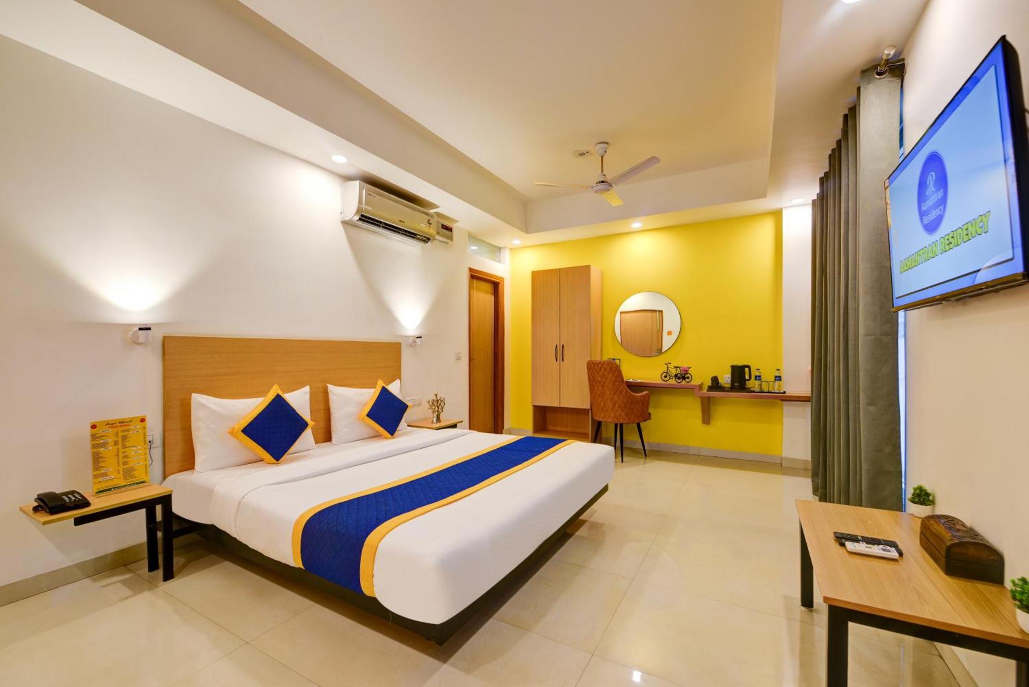 Aamantran Residency Hotel, Sohna Road, Sector 49, Gurugram غورغاون المظهر الخارجي الصورة