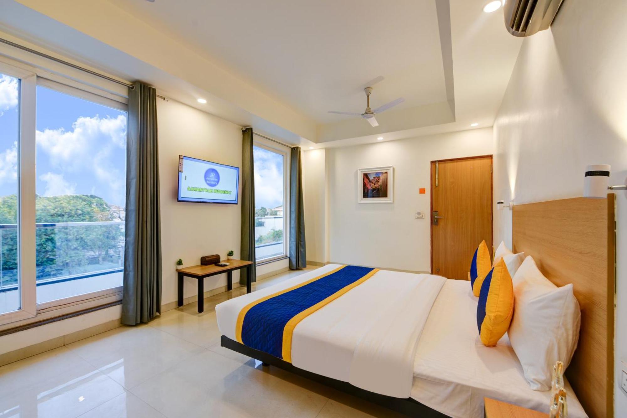 Aamantran Residency Hotel, Sohna Road, Sector 49, Gurugram غورغاون المظهر الخارجي الصورة