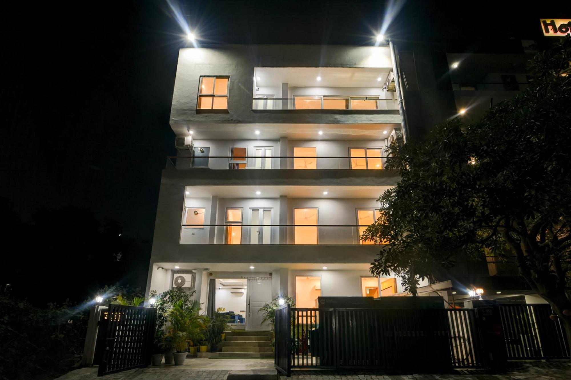 Aamantran Residency Hotel, Sohna Road, Sector 49, Gurugram غورغاون المظهر الخارجي الصورة