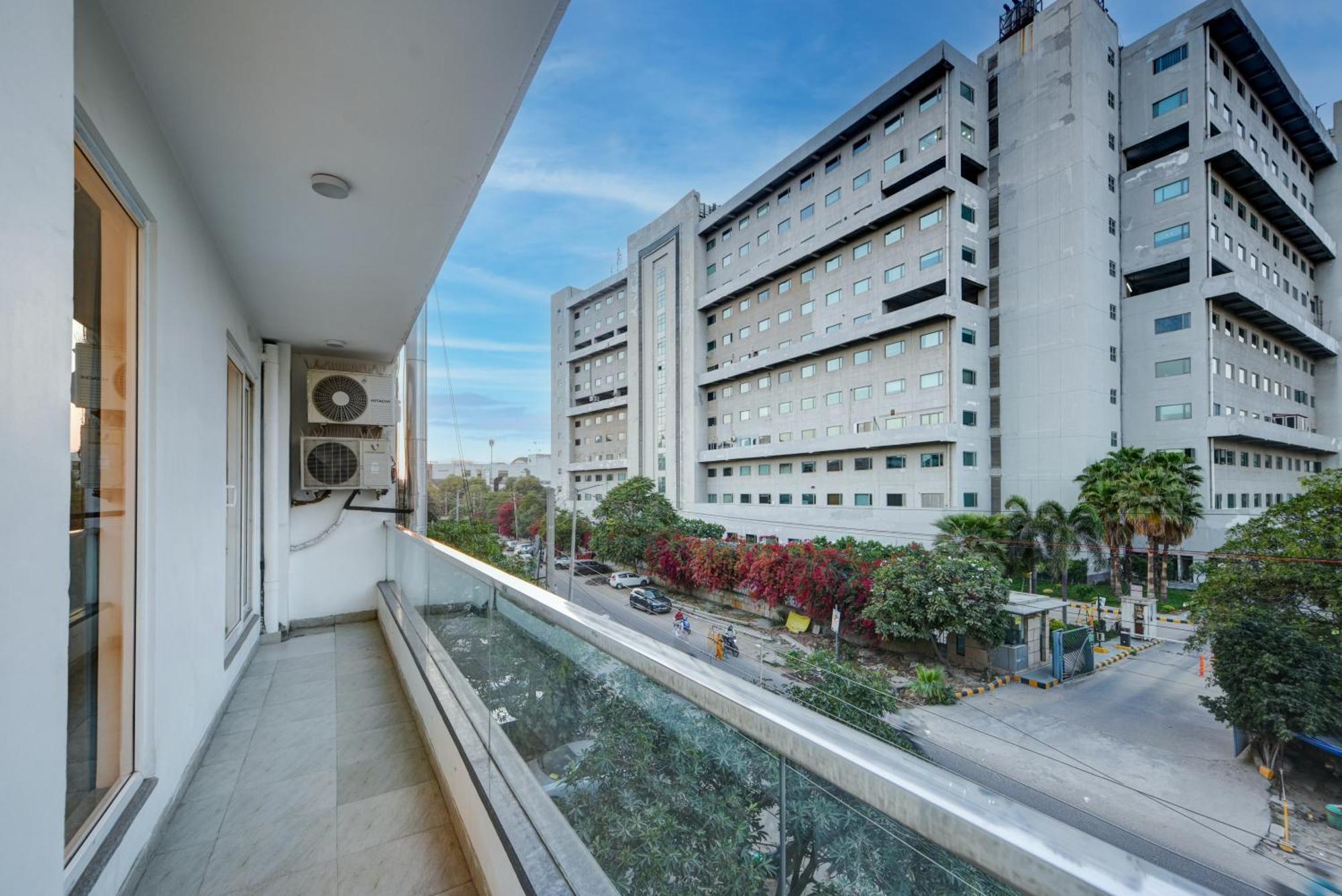 Aamantran Residency Hotel, Sohna Road, Sector 49, Gurugram غورغاون المظهر الخارجي الصورة